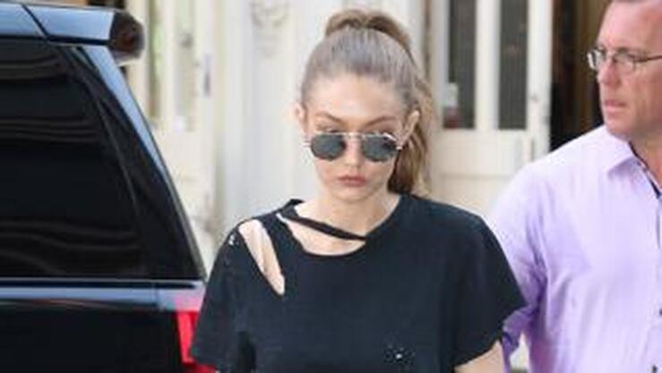 11 camisetas para copiarle el look a Gigi Hadid