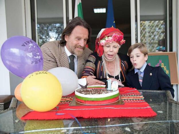 La familia celebrando el décimo cumpleaños de Simeón Hassan./David Niviere.