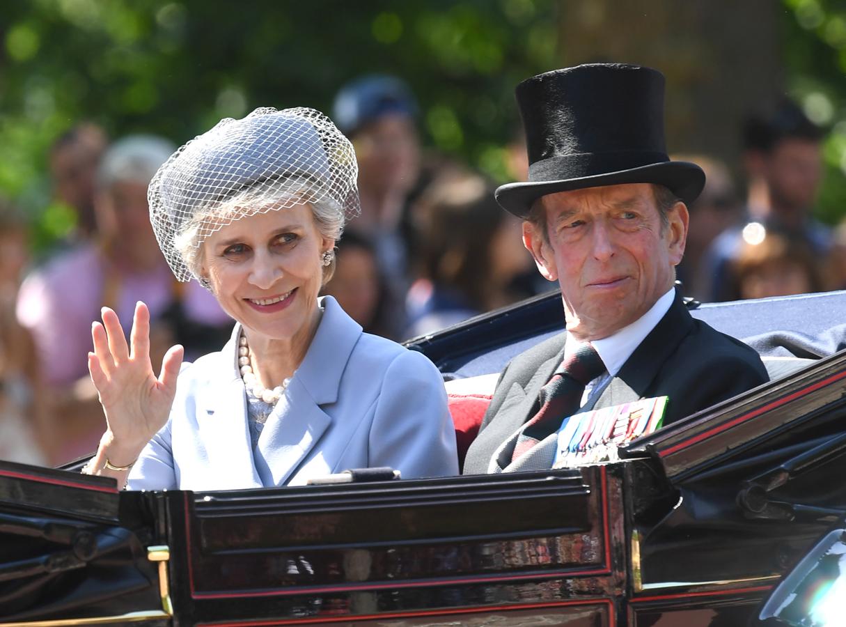 La Duquesa de Glouster y el Duque de Kent a su llegada