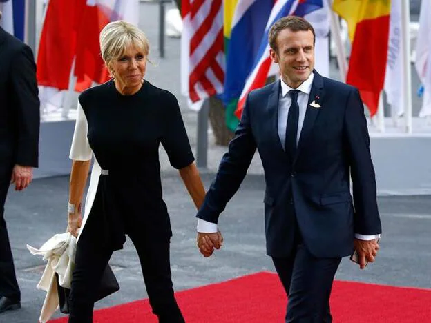 Brigitte Macron y Emanuel Macron en un acto oficial/getty