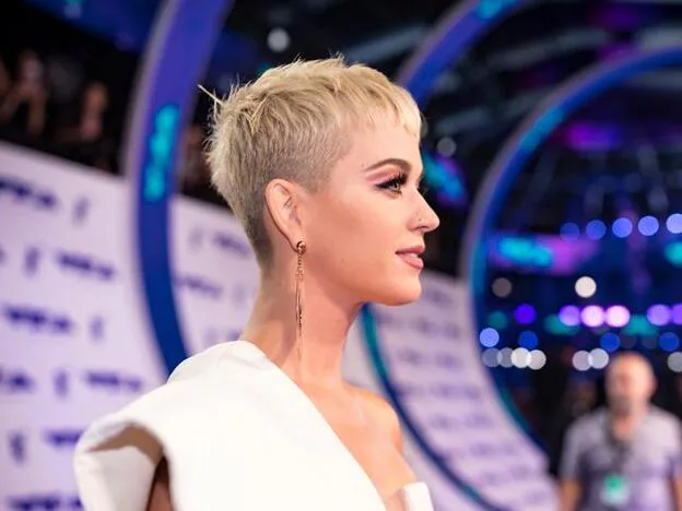 Lucir el maquillaje de las famosas, como Katy Perry, es posible, pero sin poner en peligro tus ojos./Getty Images