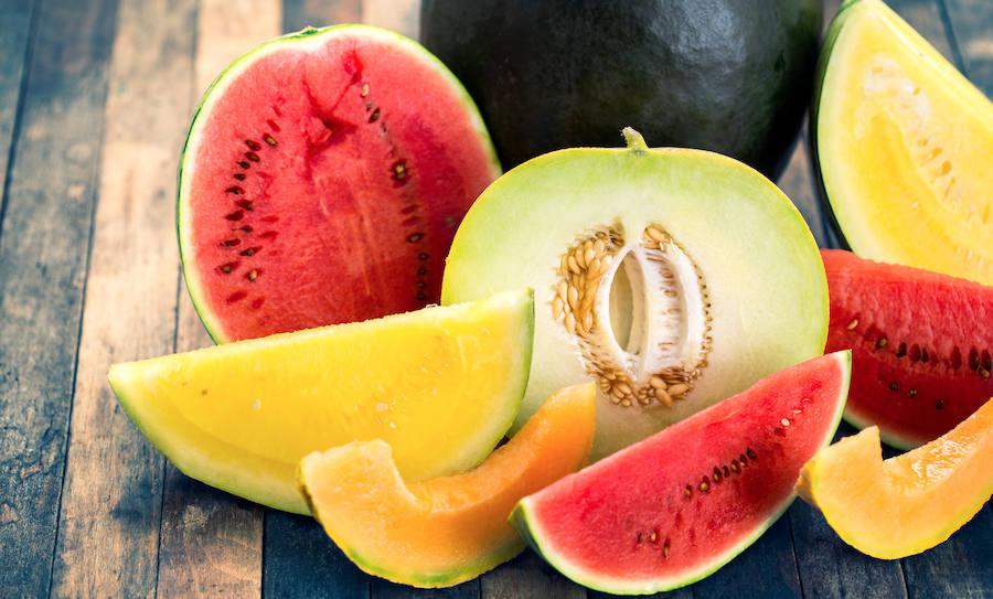 Alimentos contra la retención de líquidos: melón y sandía