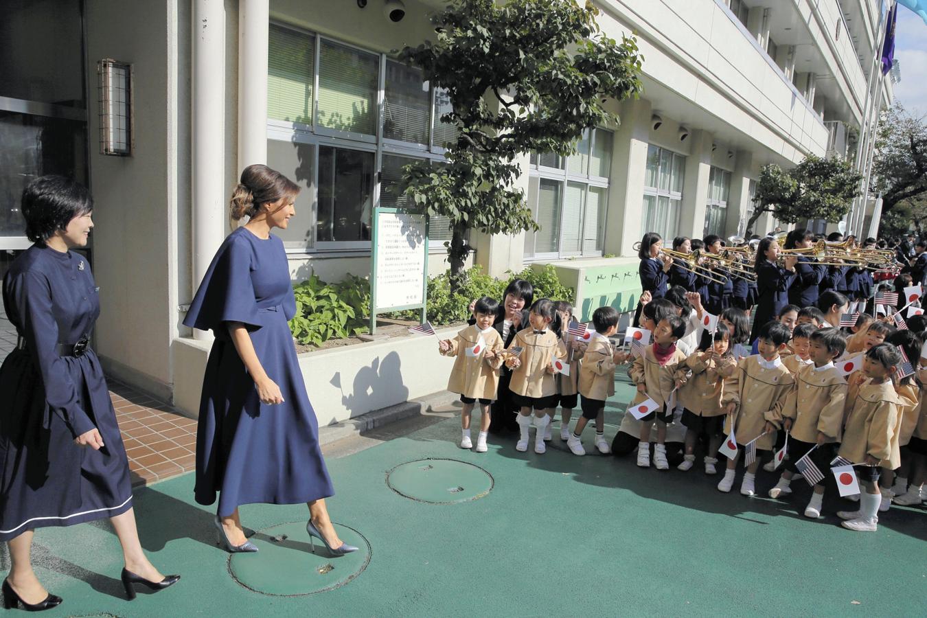 ¿Qué looks lleva Melania Trump en su maleta de viaje?