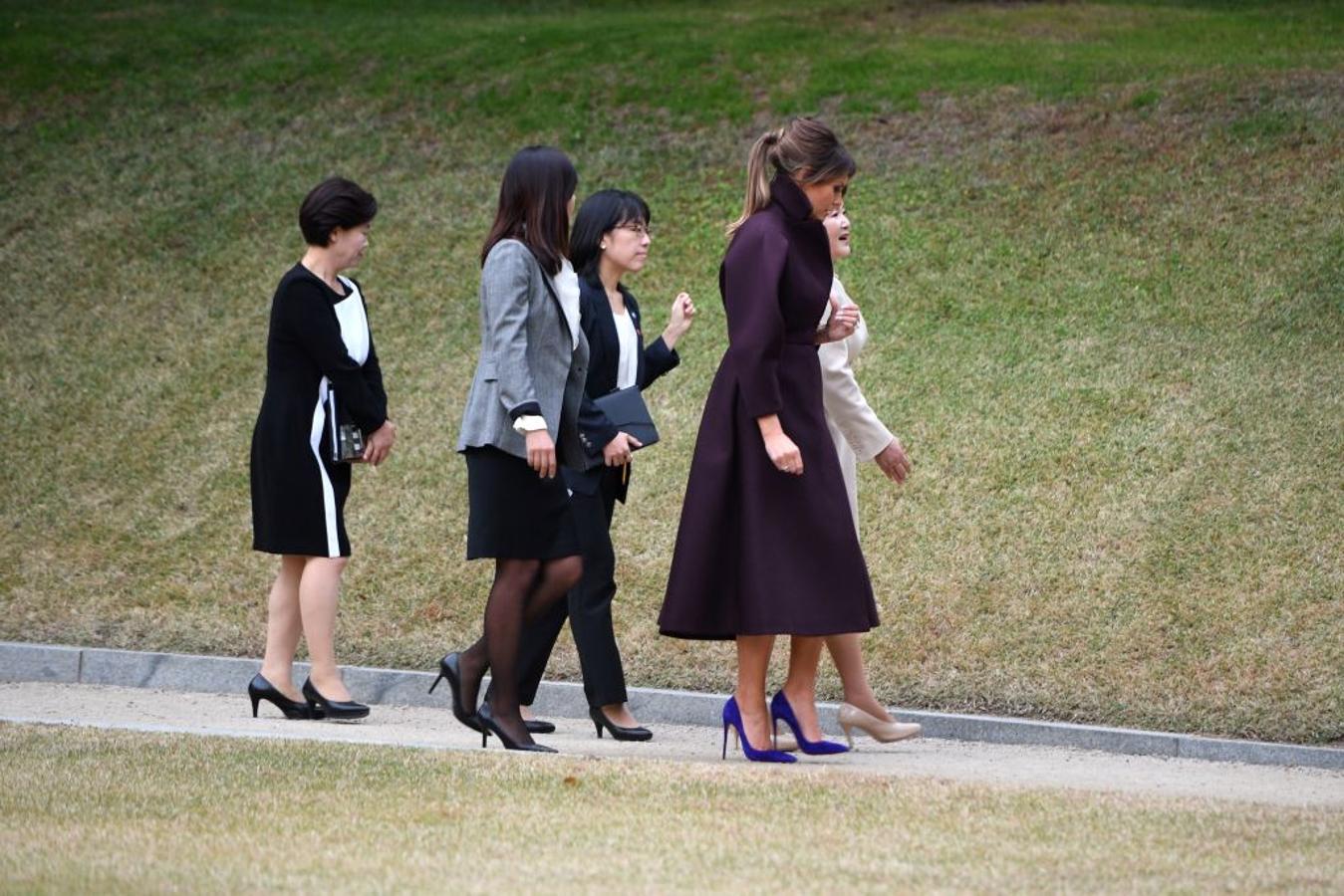 ¿Qué looks lleva Melania Trump en su maleta de viaje?