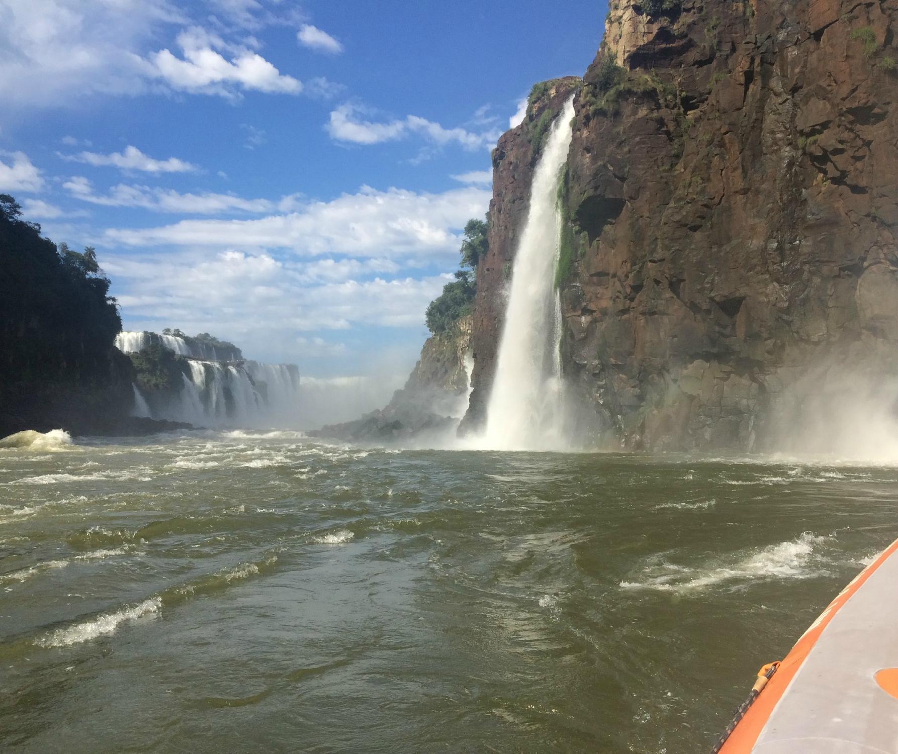 Los destinos que son Patrimonio de la Humanidad: el lagó Iguazú, situado entre Brasil y Argentina