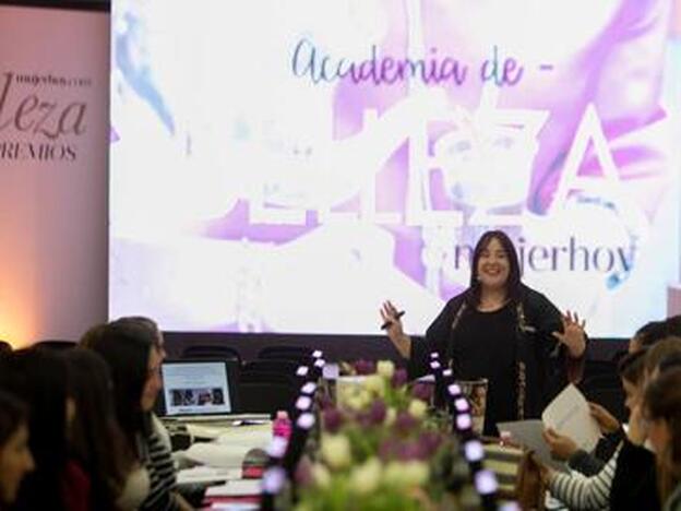 Las expertas de la Universidad de la Imagen, colaboradoras habituales de Dyson, ofrecieron un taller sobre el cuidado del pelo en la Academia de Belleza del Beauty Day.