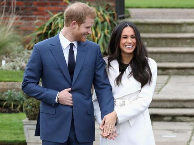 Enrique de Inglaterra y Meghan Markle durante el anuncio oficial de su compromiso./getty