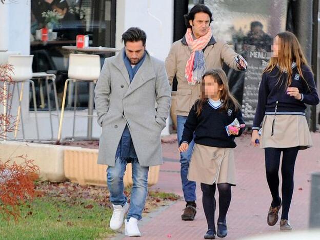 David Bustamante y Poty con sus hijas.