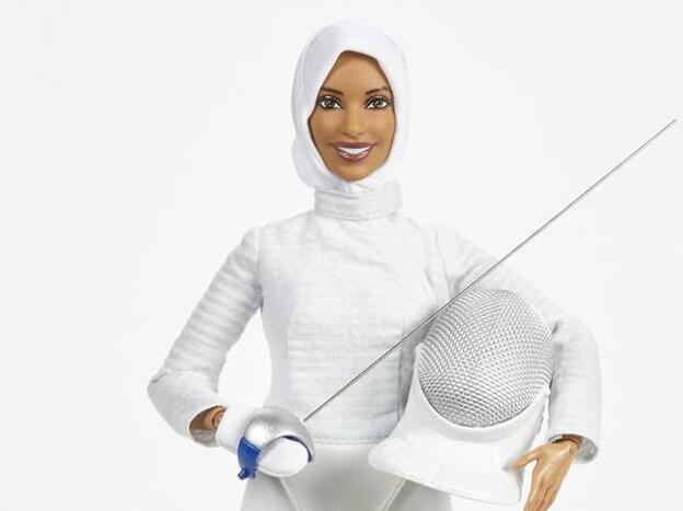 La muñeca inspirada en la esgrimista estadounidense Ibtihaj Muhammad./d.r.