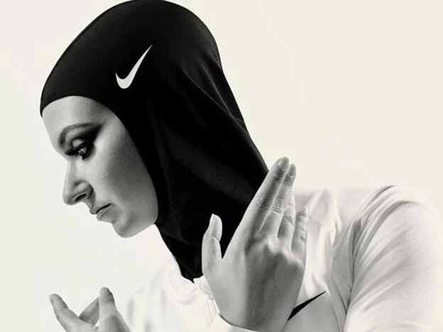 Alfombra de pies Poderoso mucho Nike lanza su primer 'hijab' deportivo | Mujer Hoy