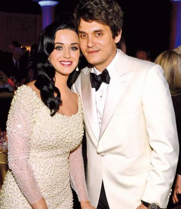 Katy Perry junto almúsico John Mayer.