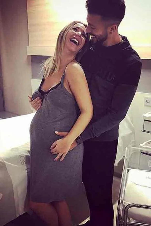Tamara Gorro y Ezequiel Garay en una imagen antes de irse al hospital para recibir a su bebé./instagram.