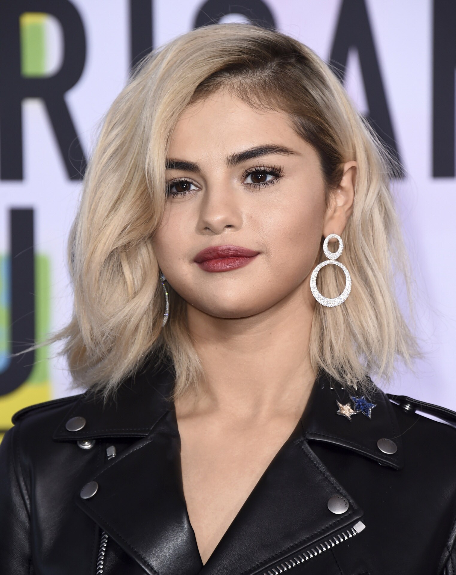 Los cambios de look de las famosas en 2017: Selena Gómez