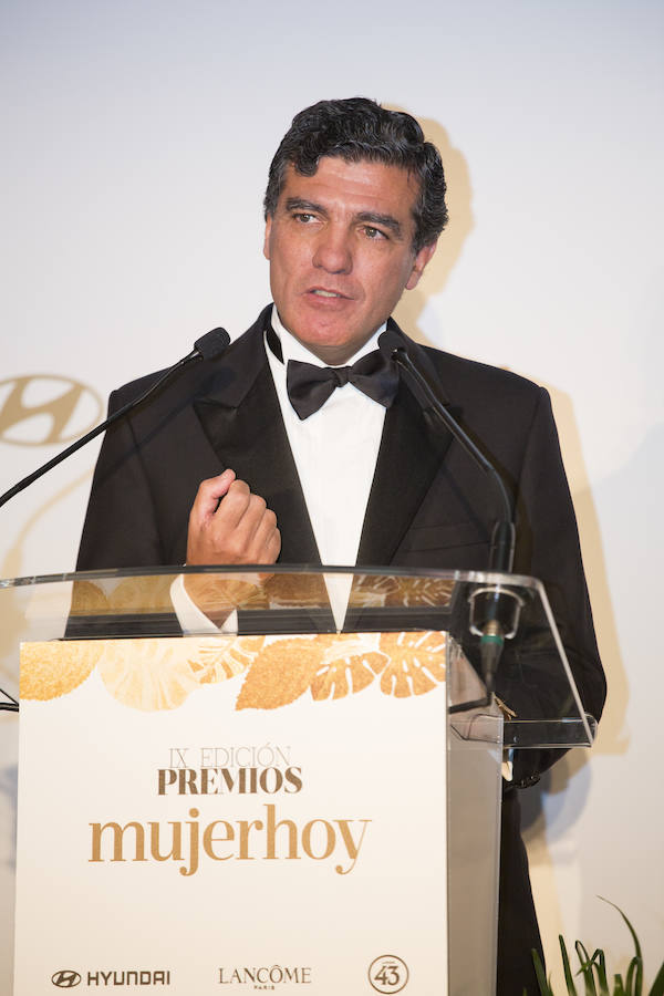 IX Premios Mujerhoy: José Luis Zamorano, durante la gala de entrega