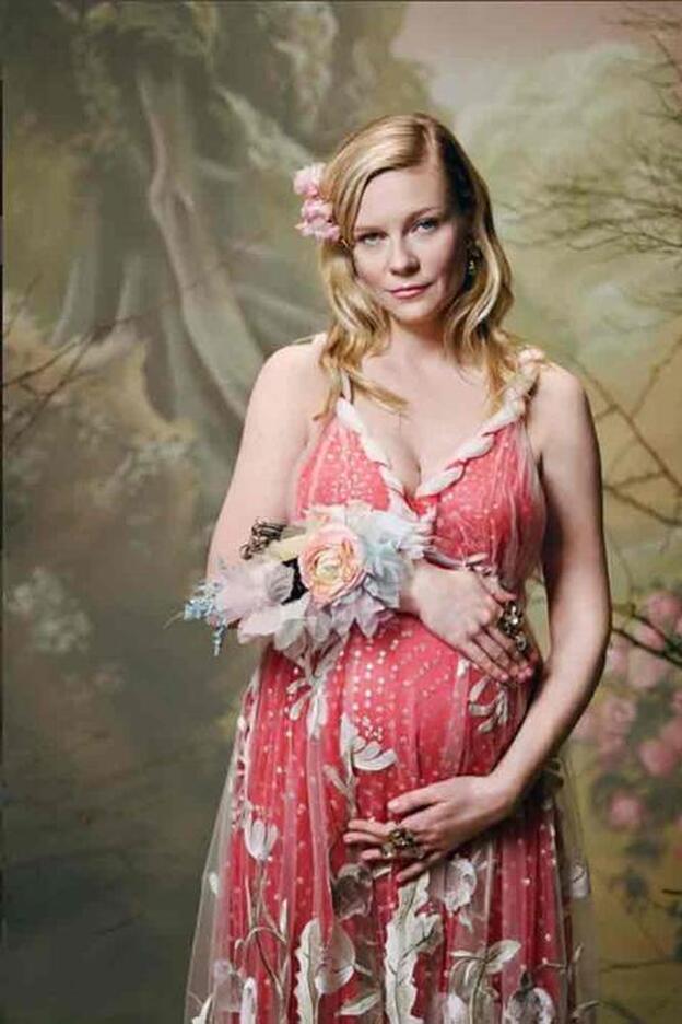 Kirsten Dunst en el posado con el que confirma su embarazo./instagram.