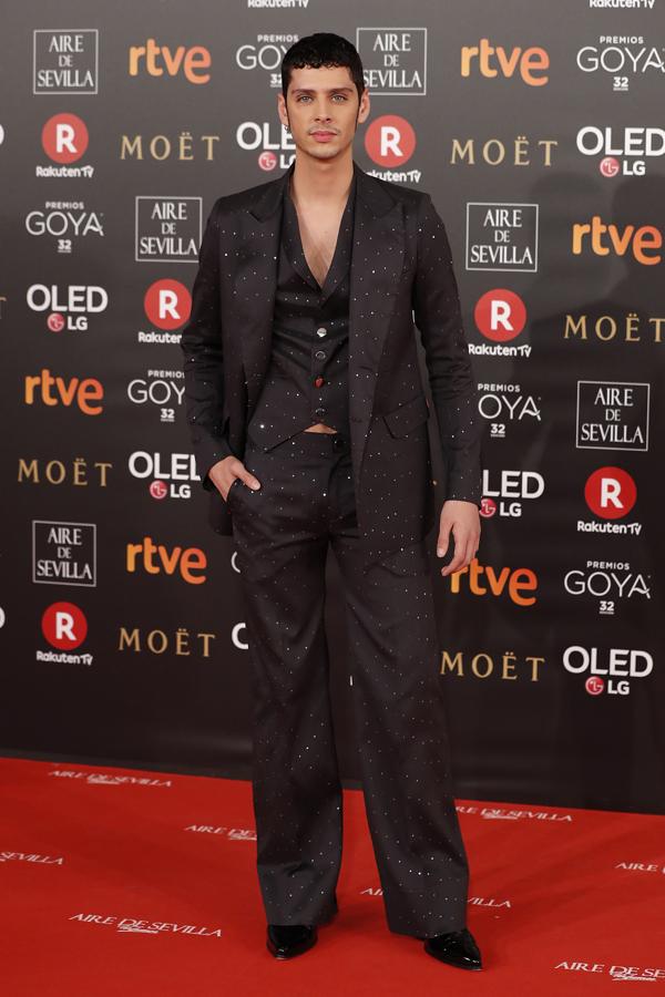 Premios Goya 2018: el look de Eduardo Casanova en la alfombra roja