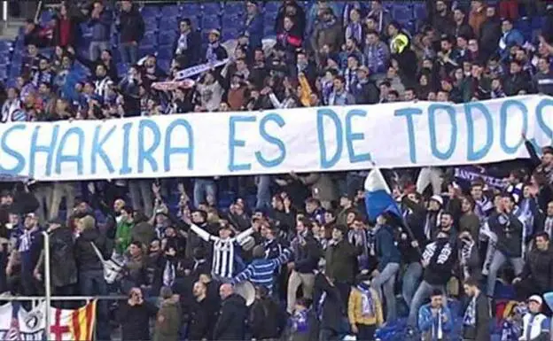 Pancarta de los ultras del Espanyol de Barcelona contra Shakira./twitter.