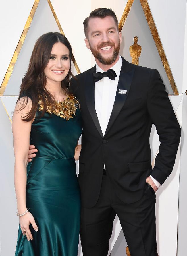 Parejas en la alfombra roja de los Premios Oscar 2018: Elaine McMillion Sheldon y Kerri Sheldon