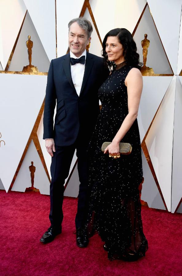 Parejas en la alfombra roja de los Premios Oscar 2018: Carter Burwell y Christine Sciulli