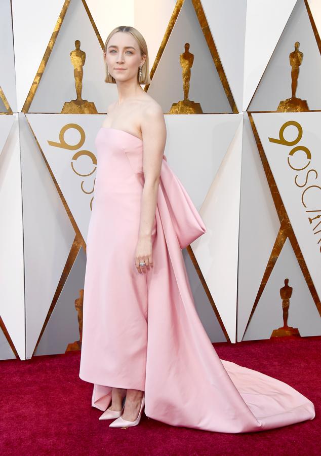 Todos los looks de la alfombra roja de los Premios Oscar: Saoirse Ronan