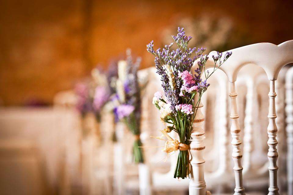 Los detalles con flores que marcarán la diferencia en tu boda