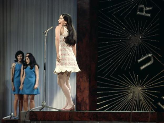 Haz click en la imagen para ver a todos los ganadores de las últimas 30 ediciones de Eurovisión. (En la imagen: Massiel, el día que ganó Eurovisión en 1968)./getty