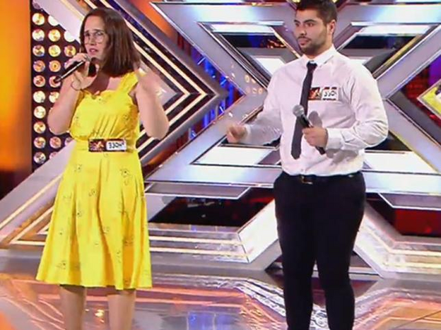 A la izda., Tatiana, la concursante que dio el corte en 'Factor X' a Risto Mejide./twitter.