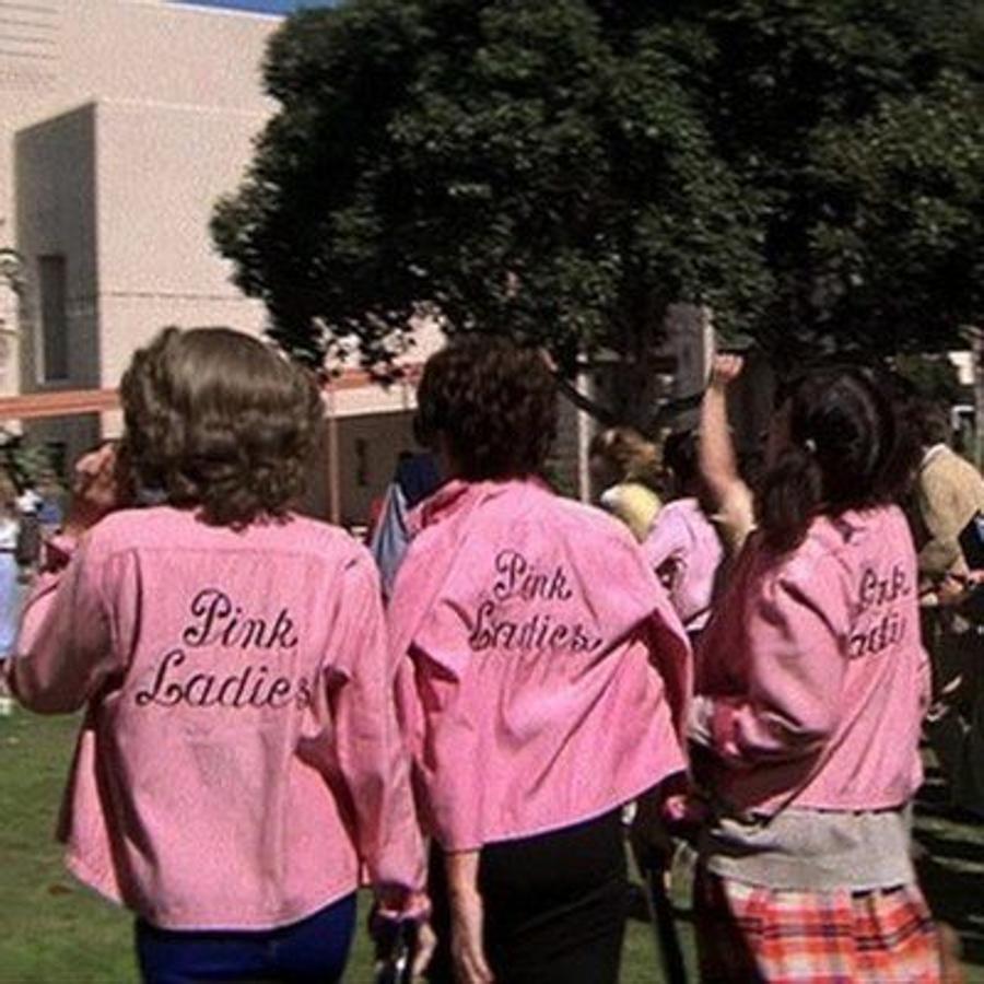 Fotos Los Looks De Grease Que Siguen Siendo Tendencia 40 A Os Look Grease8 KbmB 900x900@MujerHoy