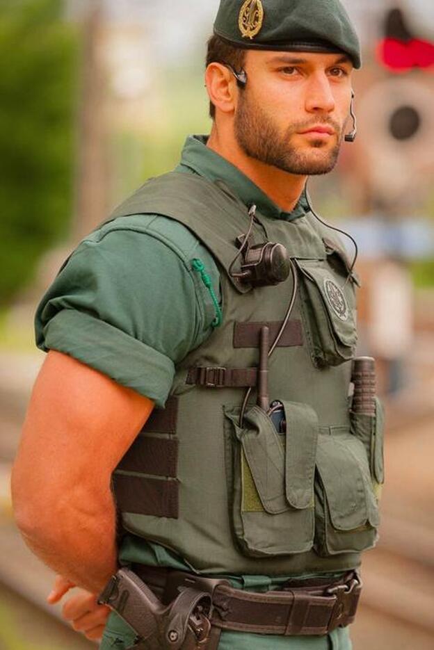 Jorge compaginará su trabajo como agente de la Guardia Civil y como modelo./instagram