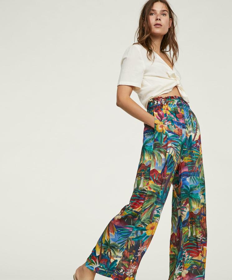 Las 10 prendas que deberías meter en tu maleta de verano: unos pantalones palazzo