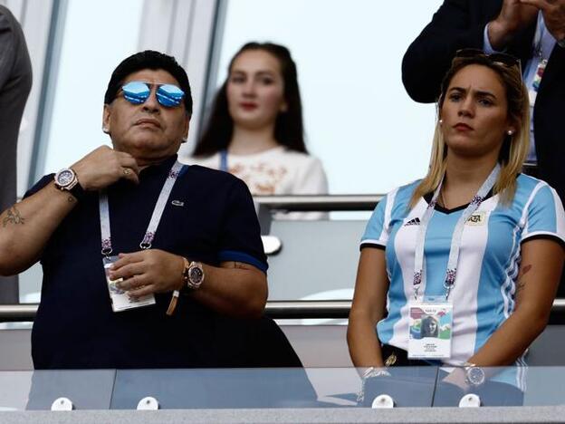 Maradona y Rocío Oliva en una imagen del pasado Mundial de Rusia./cordon press.