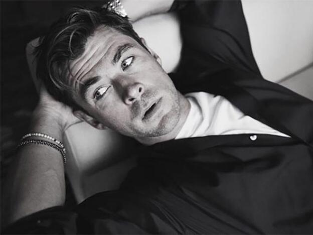 El actor Chris Hemsworth posando para la revista 'Esquire'./InSTAGRAM.