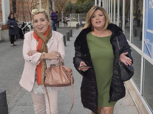 Carmen Borrego y Terelu Campos paseando por las calles de Madrid./Gtres