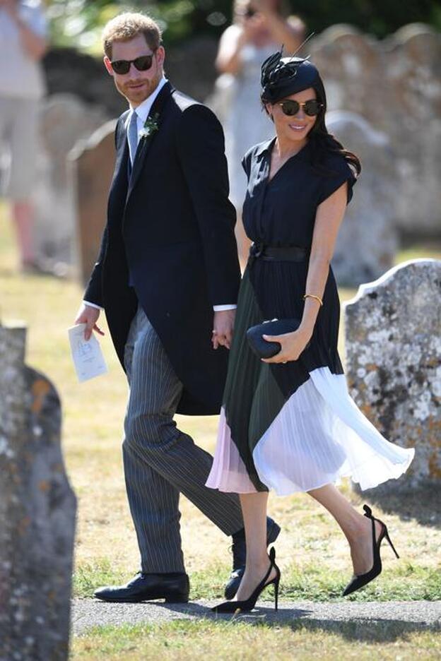 Harry de Inglaterra y Meghan Markle durante la boda de Daisy Jenks y Charlie Van Straubenzee, uno de los mejores amigos del príncipe./gtres