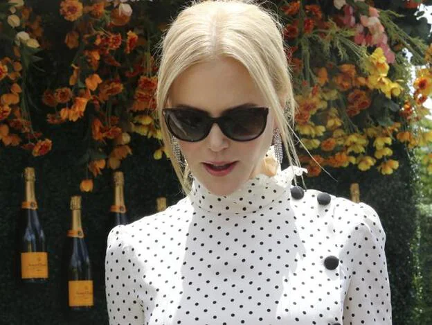 Nicole Kidman con vestido de topitos de Alessandra Rich./gtres