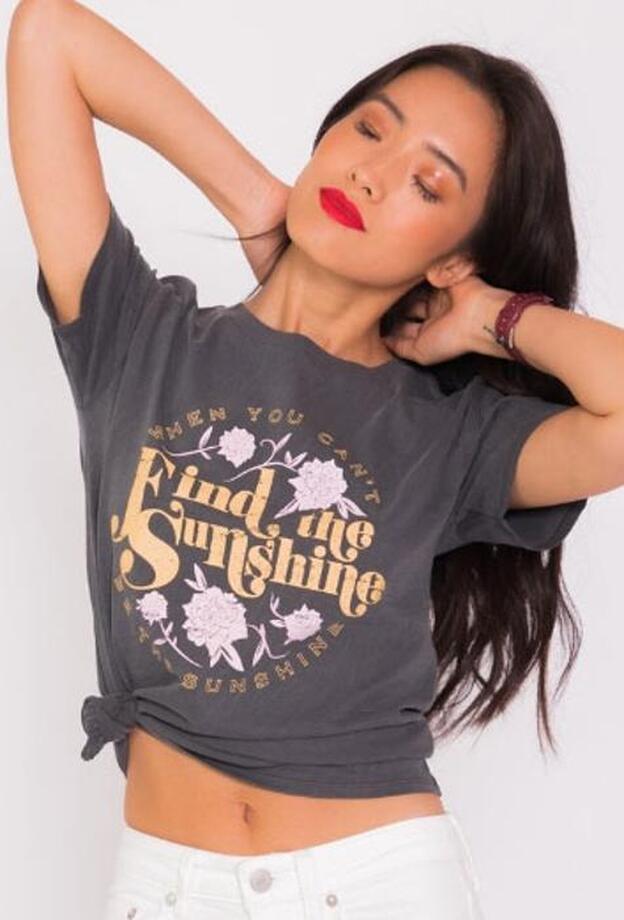 Camiseta 'find the sunshine' de Amuse Society, 39 euros.