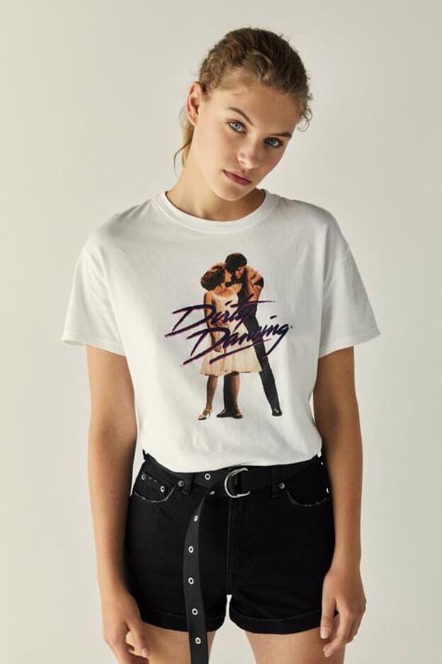 La camiseta de Dirty Dancing que lleva Paula Echevarría cuesta 12.99 euros en Bershka./DR