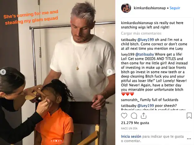 El eyeliner de la discordia: Kim Kardashian vuelve a dejar que su hija se  maquille | Mujer Hoy