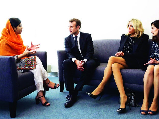 Malala con el presidente francés Enmanuel Macron y su esposa Brigitte, en la sede de las Naciones Unidas, en 2017.