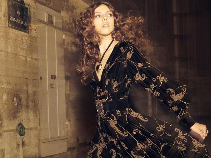 La nueva colección de Zara tiene los mejores looks de invitada para el invierno (y Nochevieja)