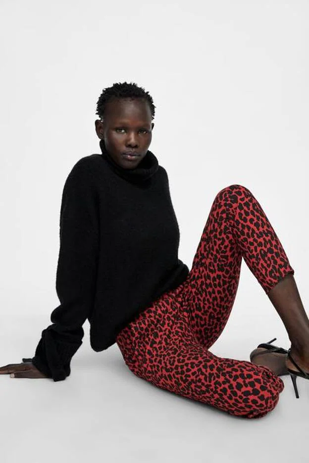 Los pantalones "animal print" de Zara que lleva Paula Echevarría cuestan menos de 25 | Mujer Hoy