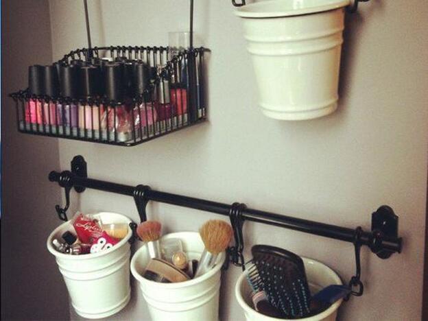 En Pinterest encontrarás infinidad de ideas para organizar tu maquillaje.