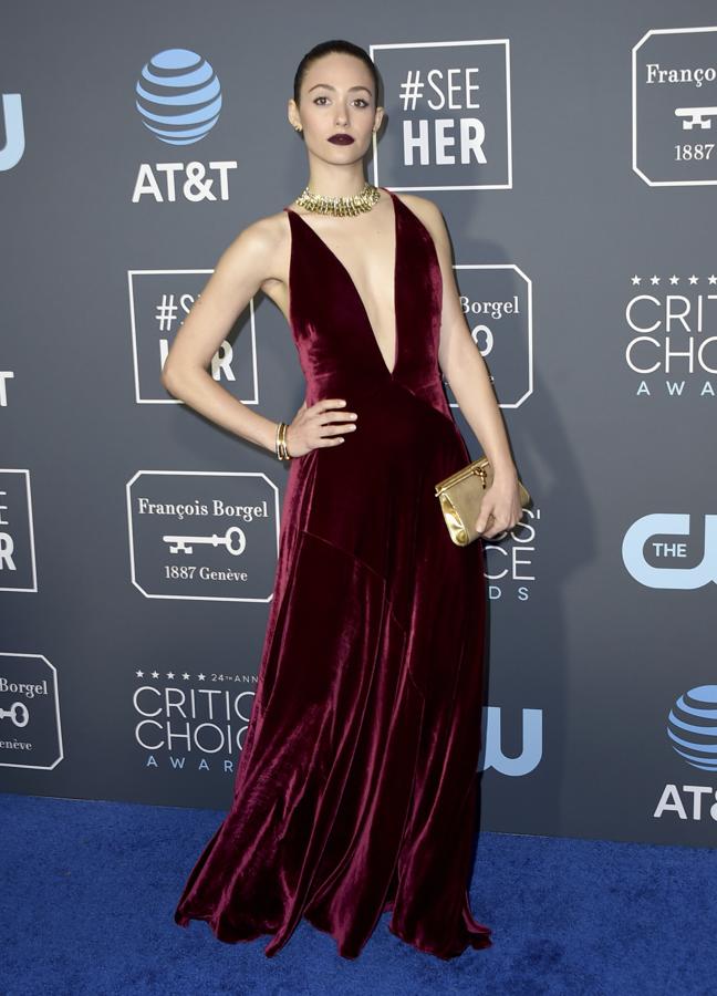 El look de Emmy Rossum en los Critics' Choice Awards