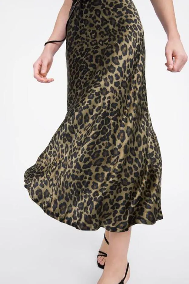 Otra falda de leopardo será viral: la de la colección de Zara | Mujer Hoy