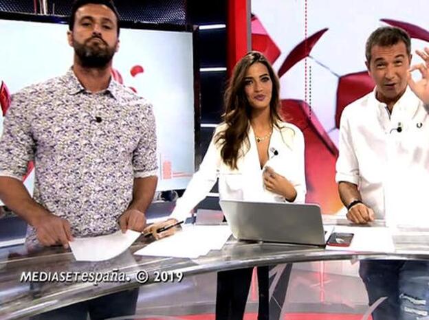 Kiko y Manu Carreño junto a Sara Carbonero en la vuelta de esta a los servicios informativos de Mediaset.