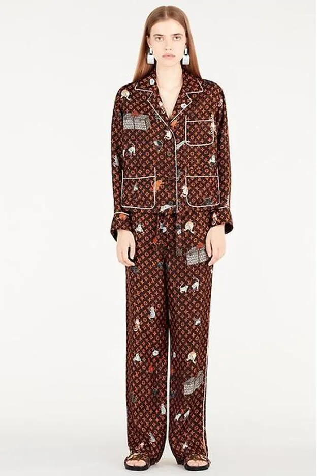 Fichamos el pijama de Georgina Rodríguez (de 2.700€), ¡en versión 'low  cost'!