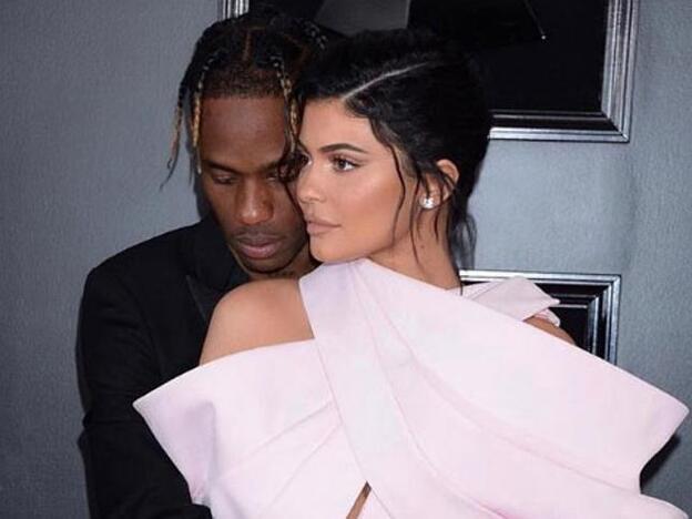 Kylie Jenner y Travis Scott, a punto de romper su relación sentimental. Si pinchas aquí podrás ver a las parejas famosas que han roto./gtres.