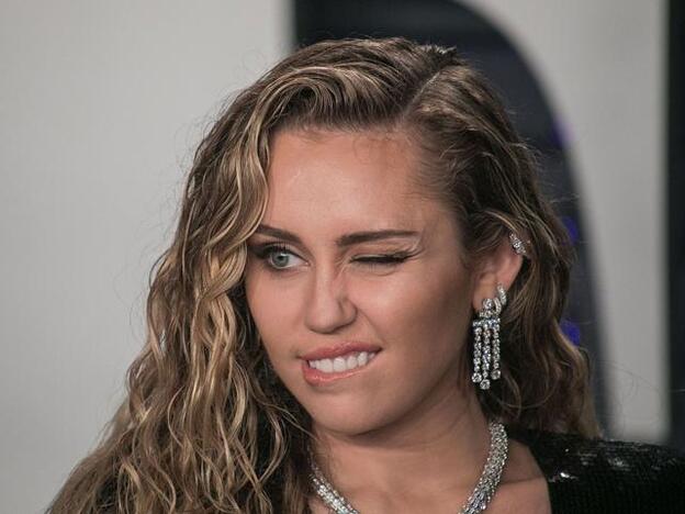 Miley Cyrus forma parte ya de los famosos que se han desnuda en Instagram este año. Pincha sobre la foto para verlo./gtres.