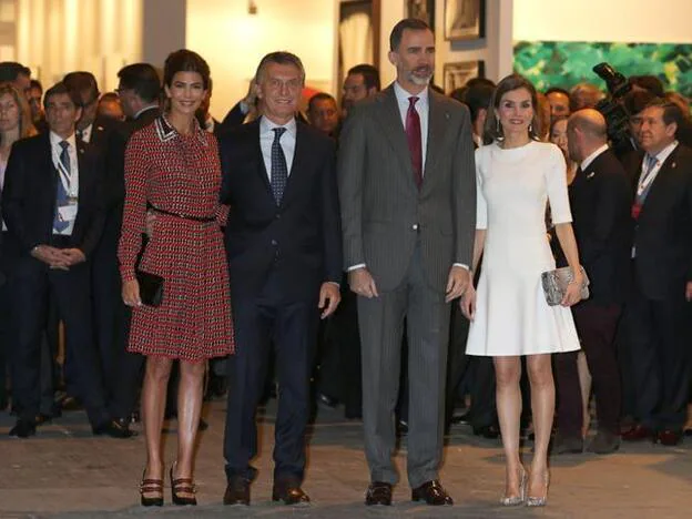 Don Felipe y doña Letizia con Juliana Awada y Mauricio Macri en su anterior encuentro./Gtres