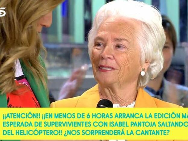 Carmen Menéndez, madre de Belén Esteban, en el plató de 'Sálvame'. Pincha sobre la foto para ver el antes y el después de los presentadores y colaboradores del programa./telecinco.